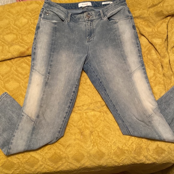 Skinny girl by Bethany Frankel jeans - Picture 6 of 6